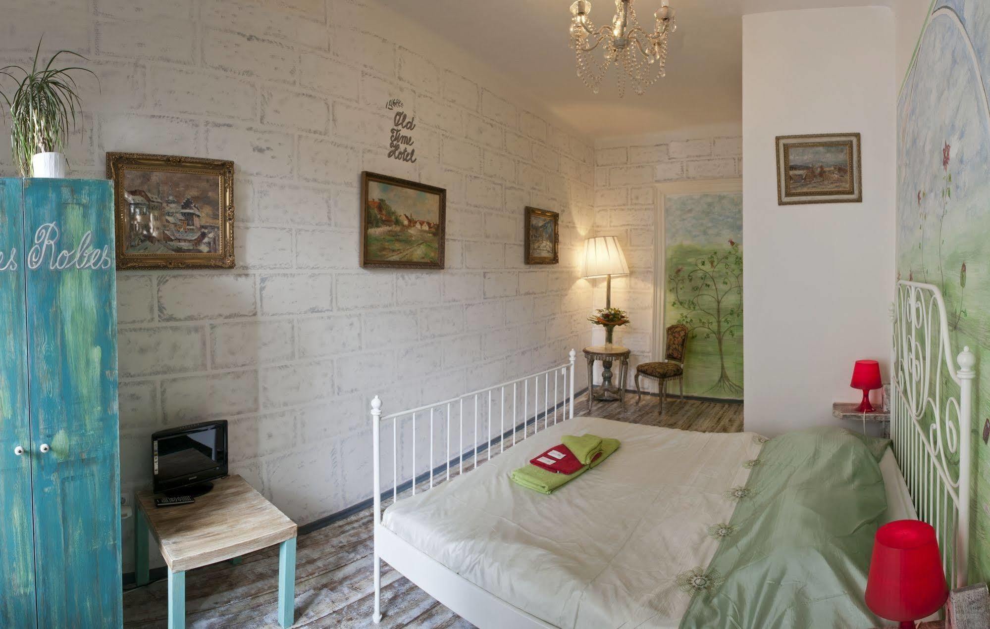 Old Time Hotel Прага Екстер'єр фото